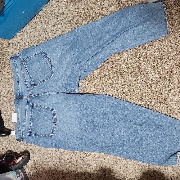 Nwt Size 20 Old Navy Light Blue Jeans With Distressing. - Picture 3 of 4